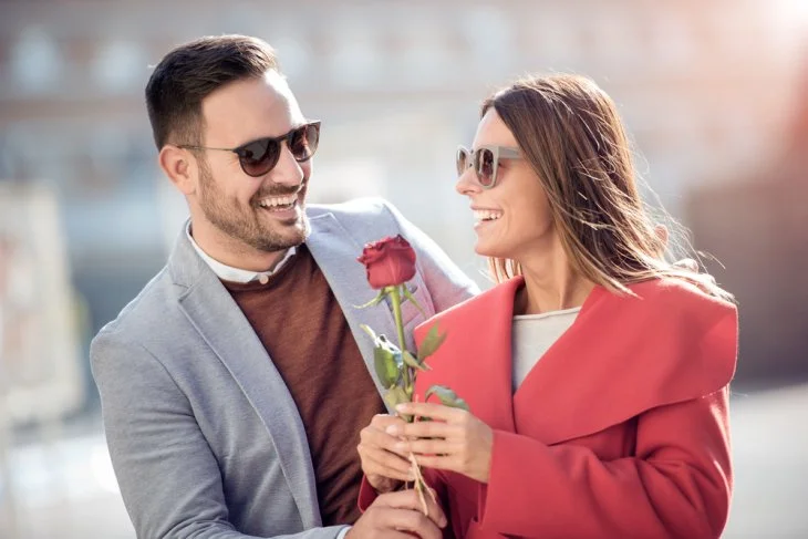 Discover the Pros and Cons of Dating Latin Americans on Singles Events